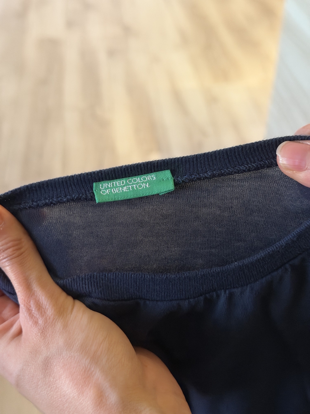 United Colors Of Benetton Navy T shier - Picture 2 of 4